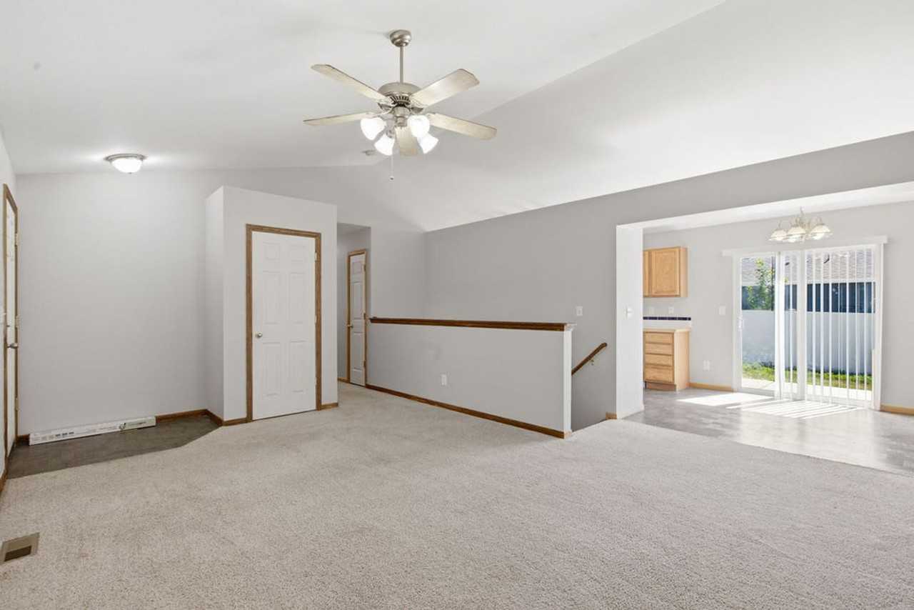 7026 Mount Nimbus St - Photo 5 of 25