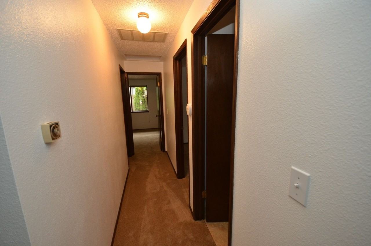 12300 Sw Sussex St - Photo 3 of 18