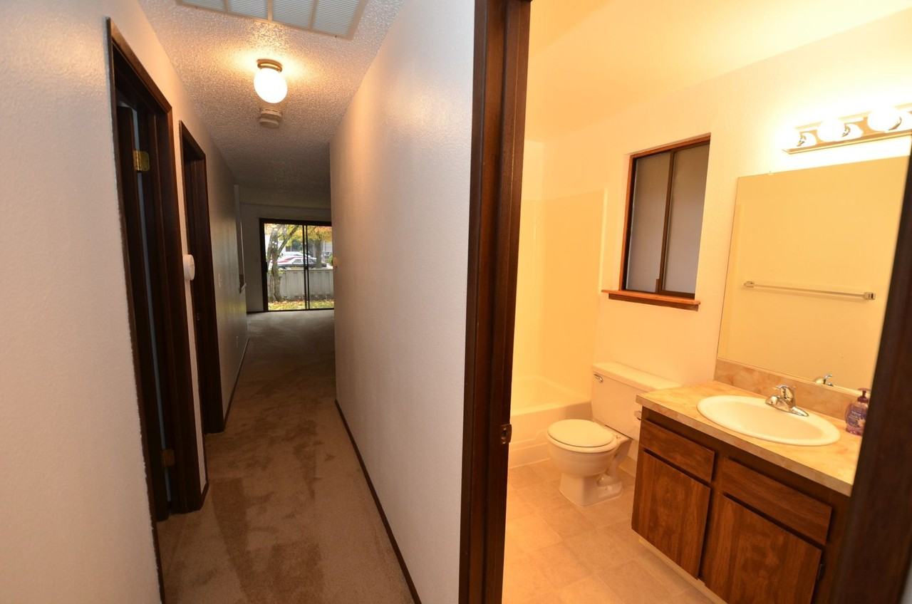 12300 Sw Sussex St - Photo 7 of 18