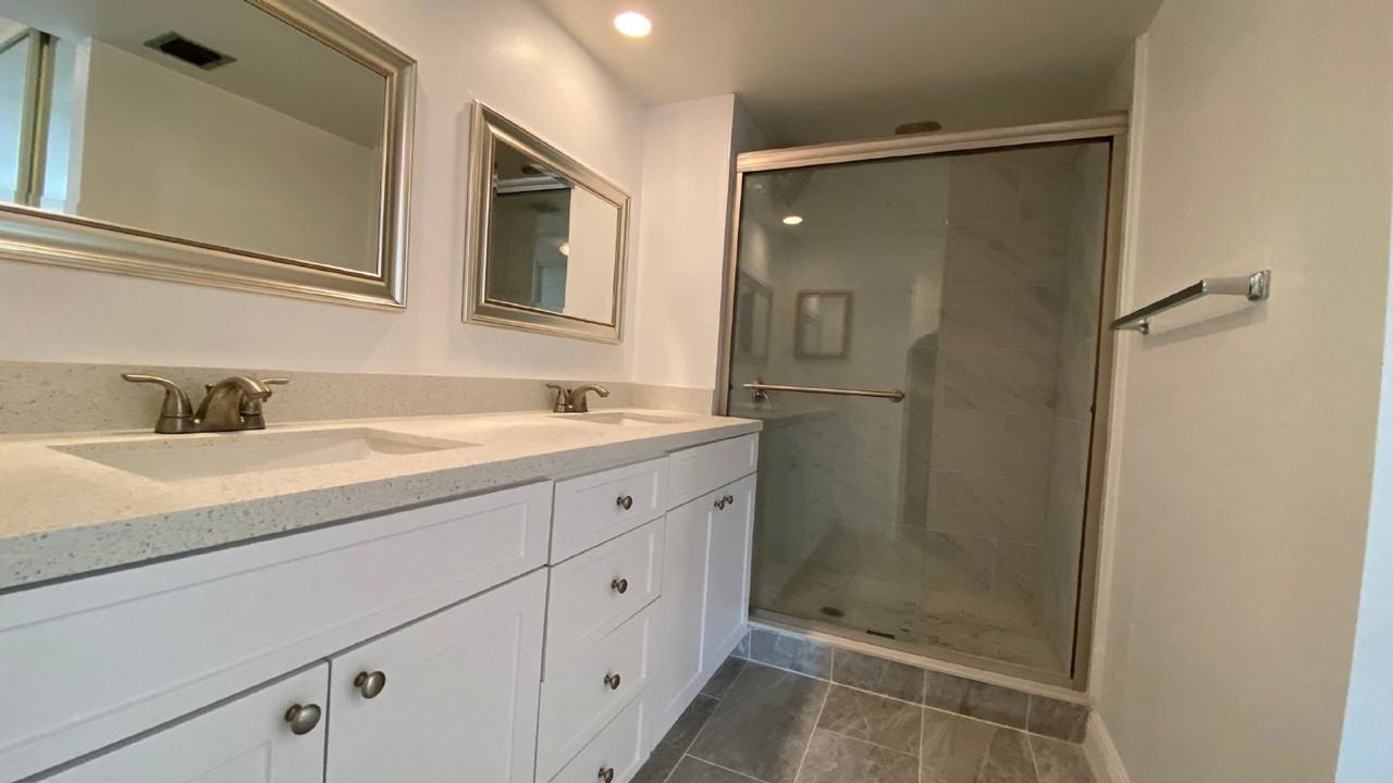 1522 15th Ter - Photo 5 of 24