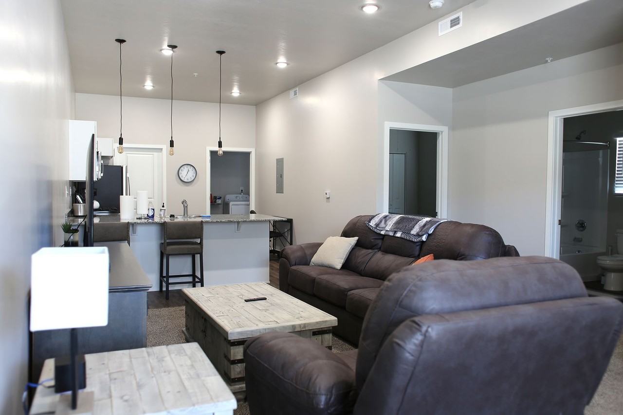 1681 Rodeo Way - Photo 3 of 3