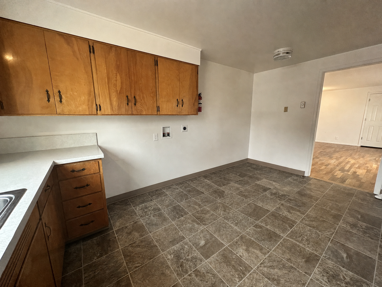 1561 Nw Highland Dr - Photo 4 of 10