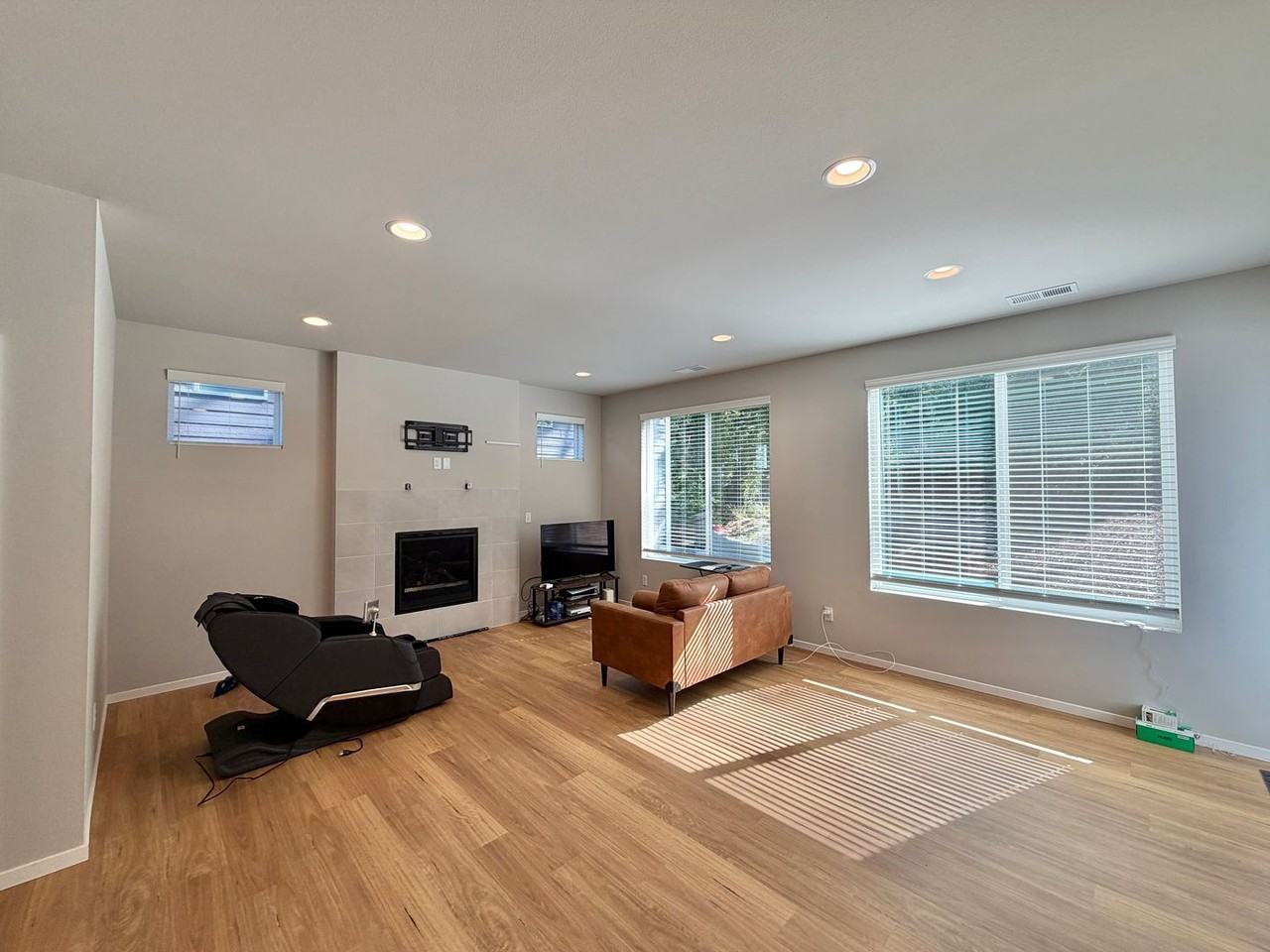 5738 Hawks Landing Pl Ne - Photo 3 of 14