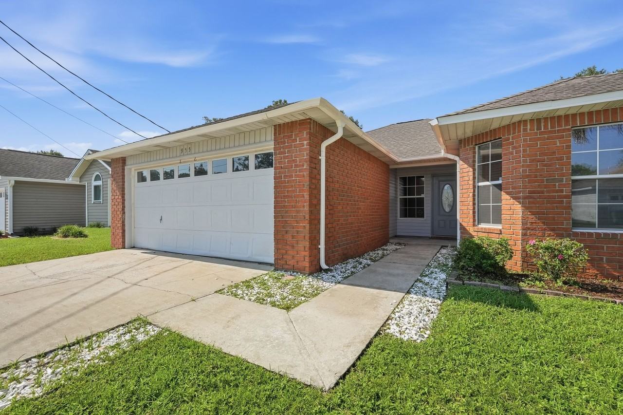 955 Pacific Silver Ct - Photo 2 of 36