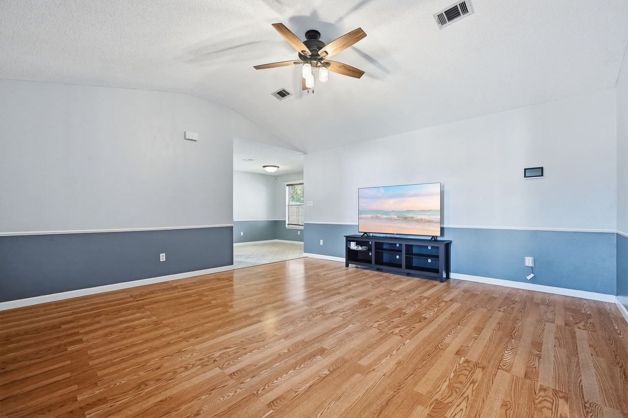 955 Pacific Silver Ct - Photo 4 of 36
