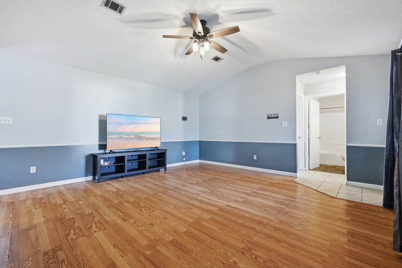 955 Pacific Silver Ct - Photo 5 of 36