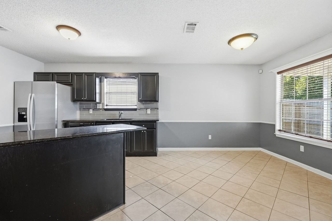 955 Pacific Silver Ct - Photo 7 of 36