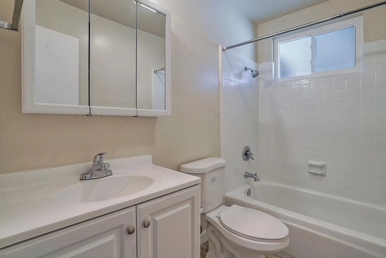 512 Alberta Ave - Photo 6 of 7