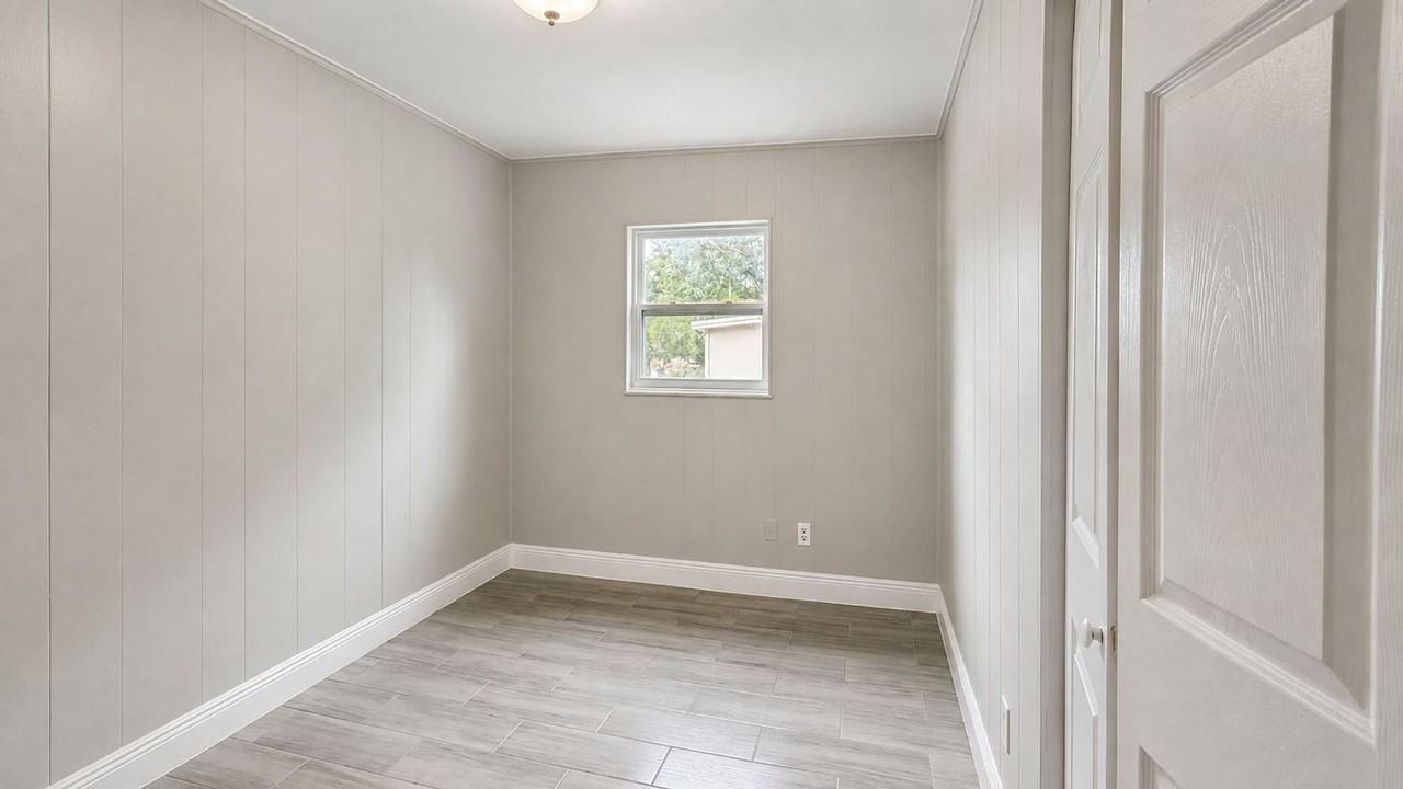 7702 Arezzo Ave - Photo 5 of 15