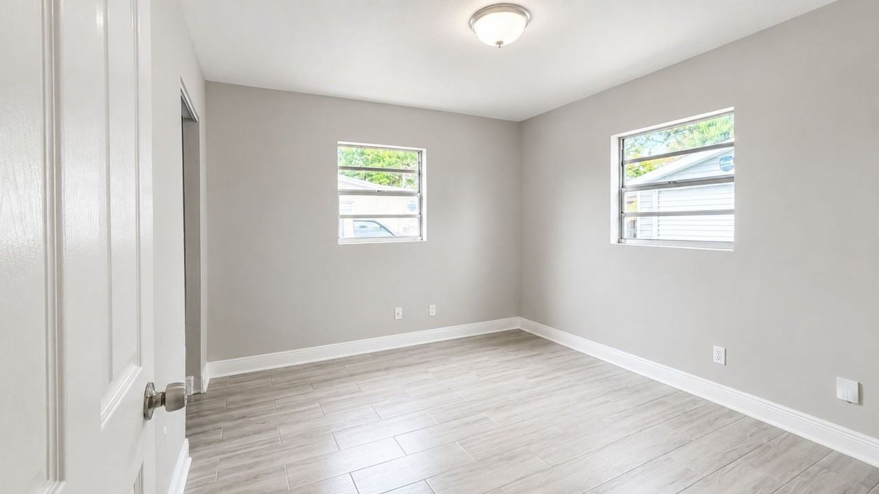 7702 Arezzo Ave - Photo 6 of 15