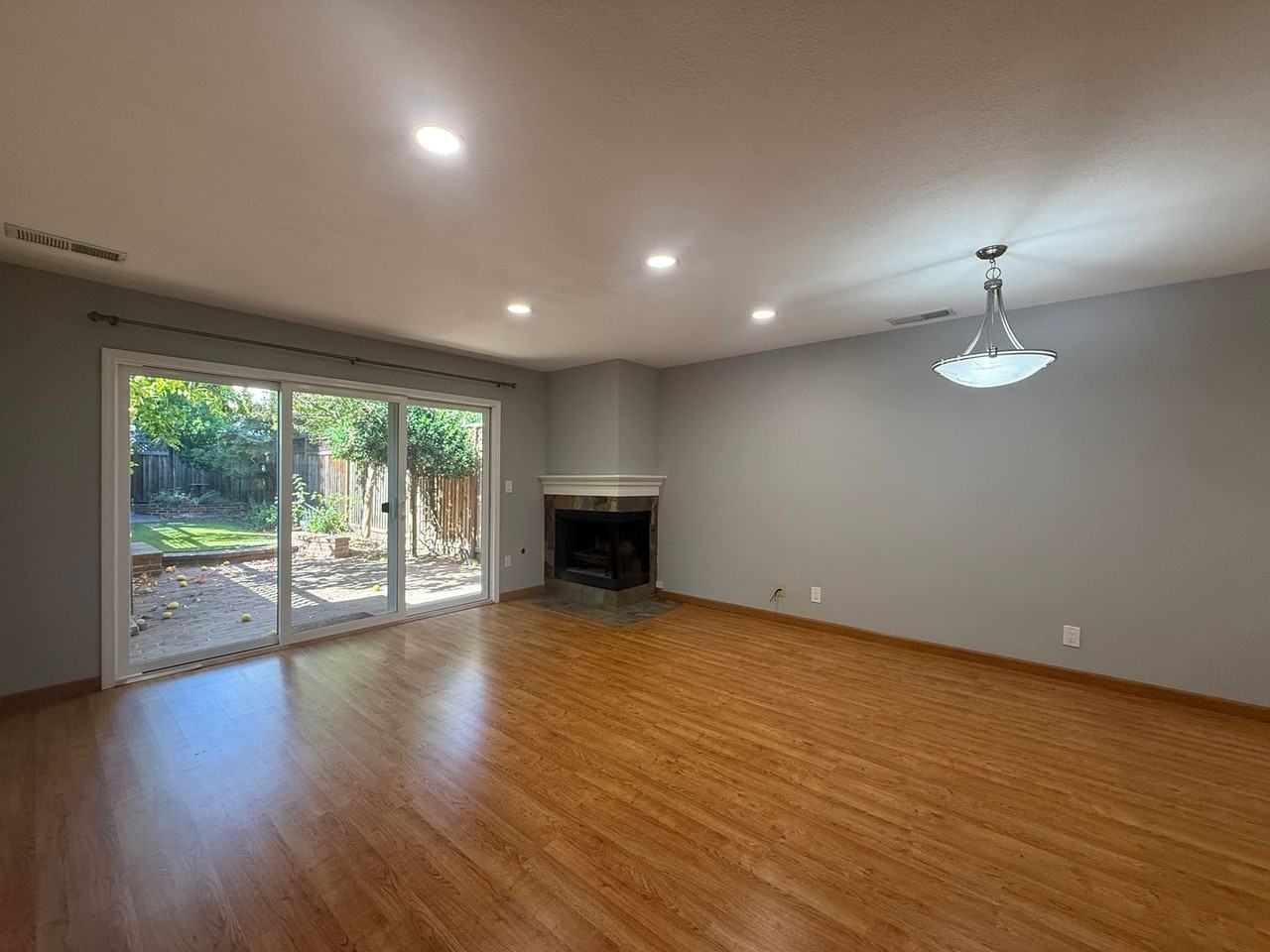 666 W Sunnyoaks Ave - Photo 5 of 13