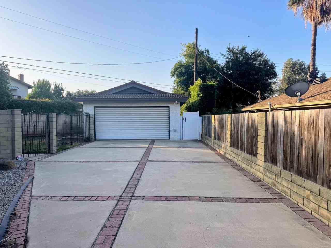 758 E Cypress Ave - Photo 3 of 23