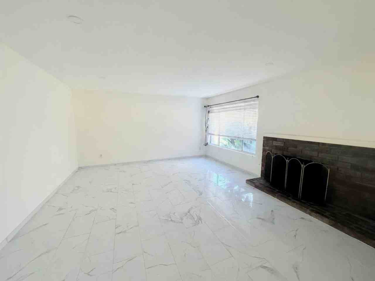758 E Cypress Ave - Photo 4 of 23
