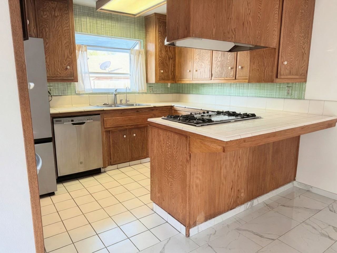 758 E Cypress Ave - Photo 7 of 23
