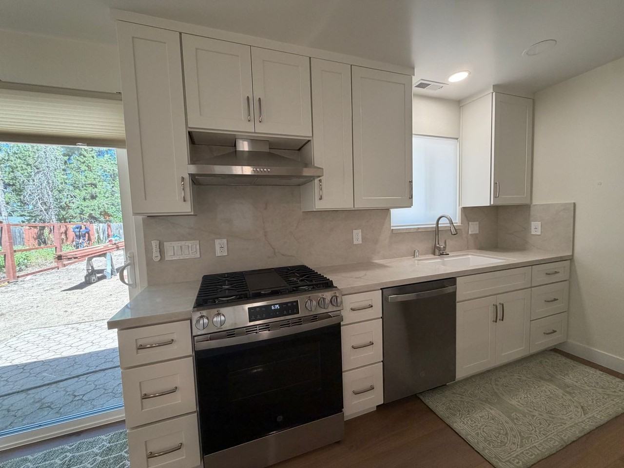 737 Anita Dr - Photo 4 of 14