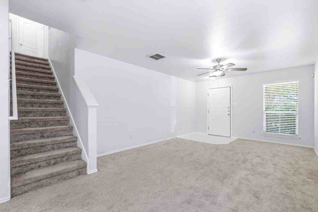 9427 Velvet Spg - Photo 4 of 26