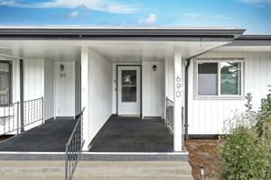 featured image of 690 Country Club Rd