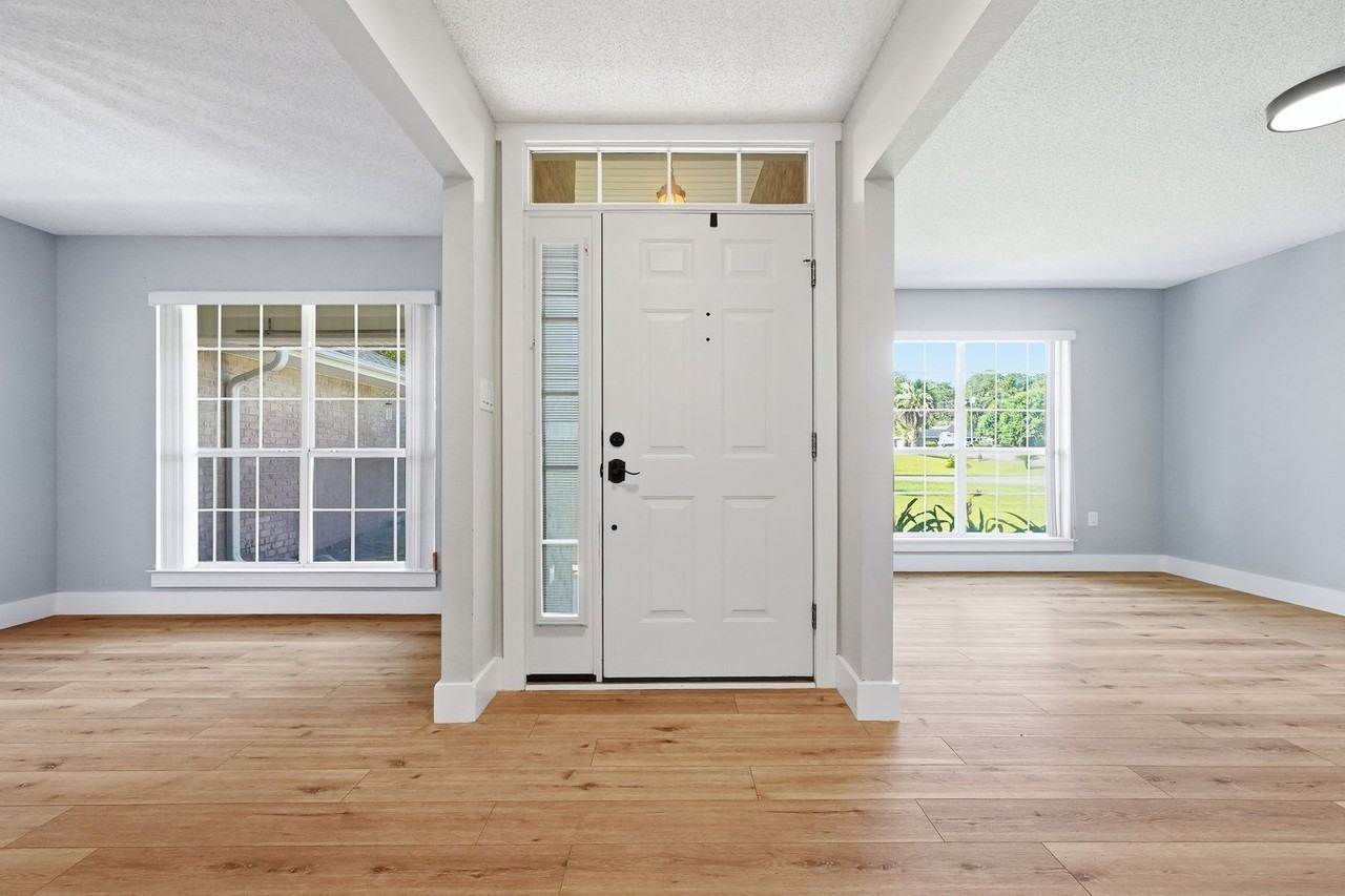 4881 Traxx St - Photo 5 of 50