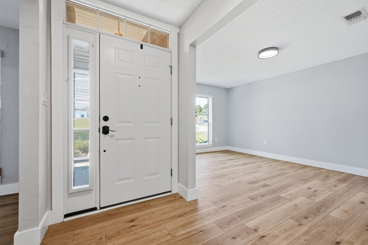 4881 Traxx St - Photo 6 of 50