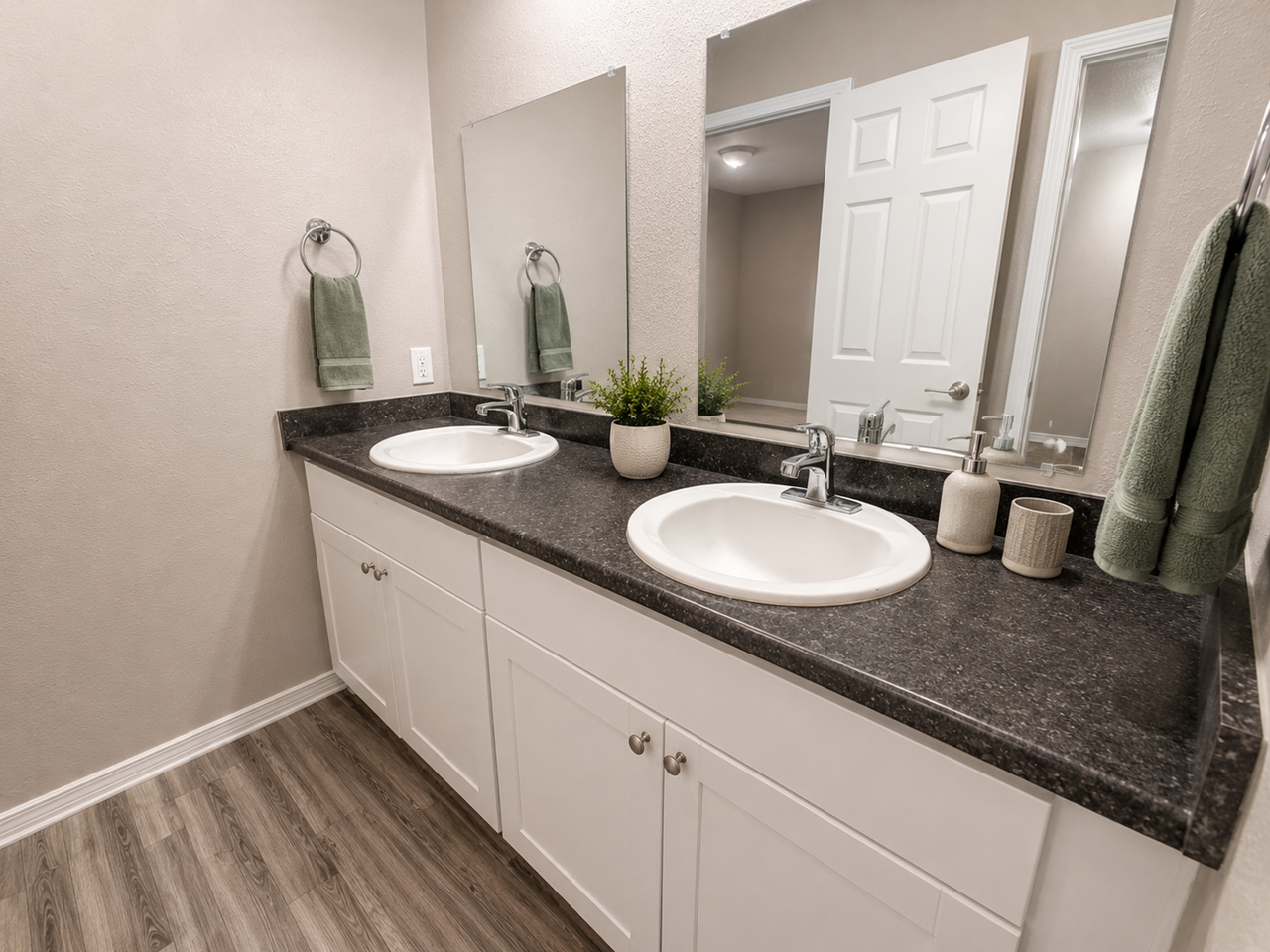 Keystone Townhomes - Photo 4 of 14