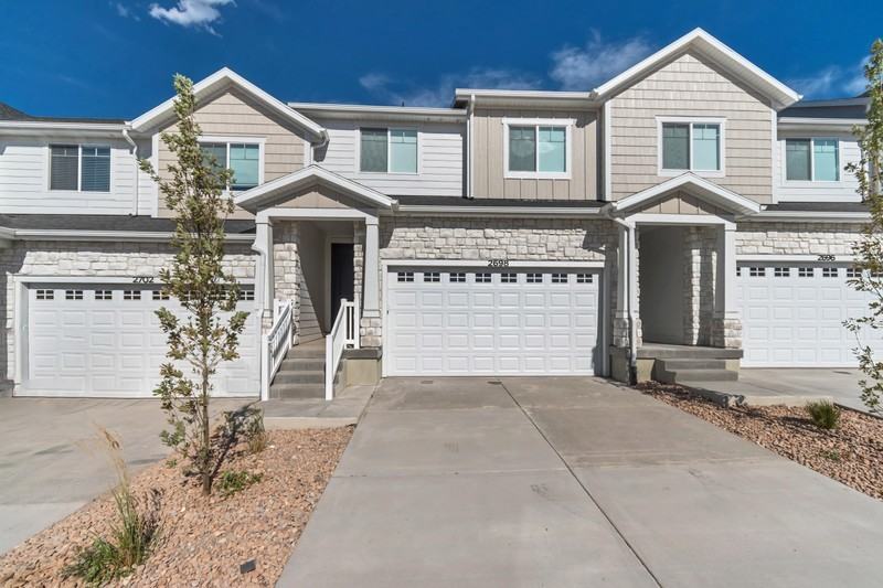 2698 N Blue Dawn Ln - Photo 2 of 23