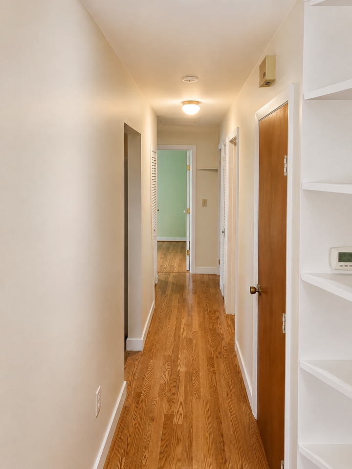 246 Howard St - Photo 2 of 10