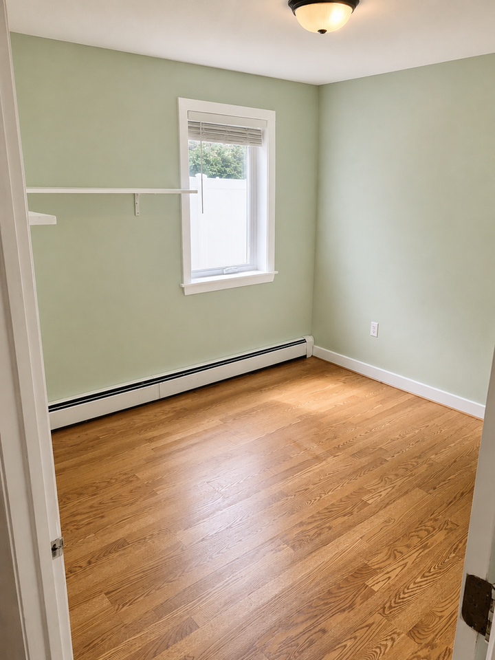 246 Howard St - Photo 4 of 10