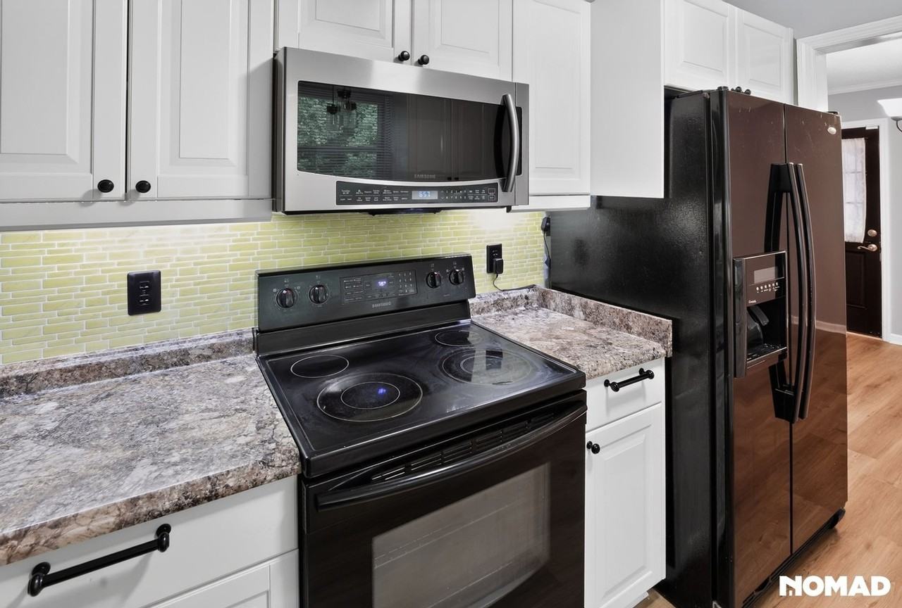151 Meadow Wood Dr - Photo 2 of 11