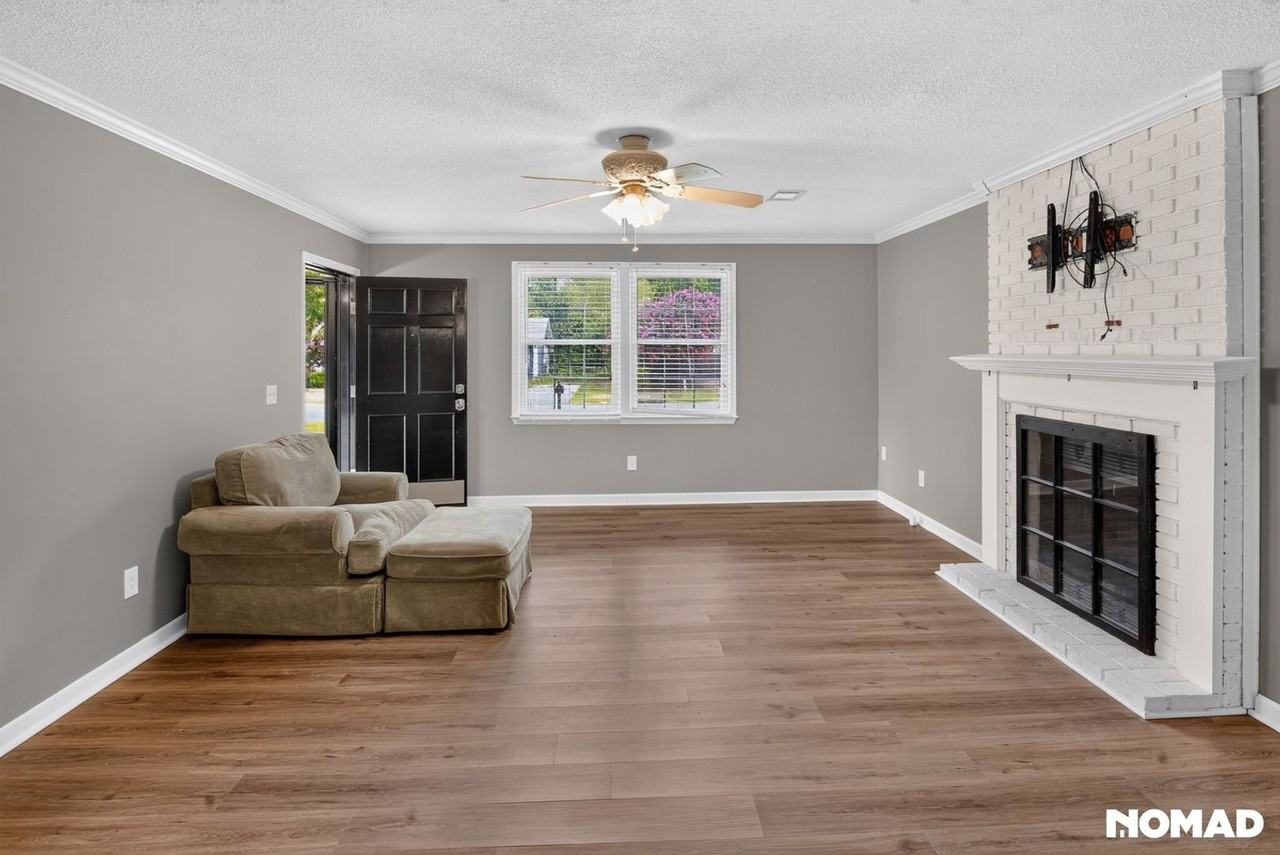 151 Meadow Wood Dr - Photo 3 of 11