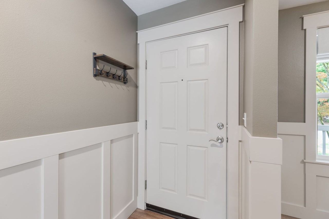 2116 82nd Dr Ne - Photo 5 of 37