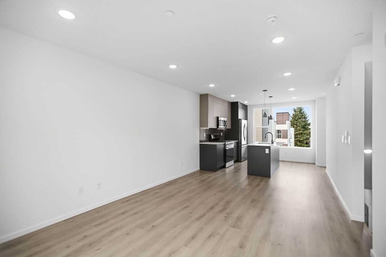 12512 35th Ave Ne - Photo 5 of 28