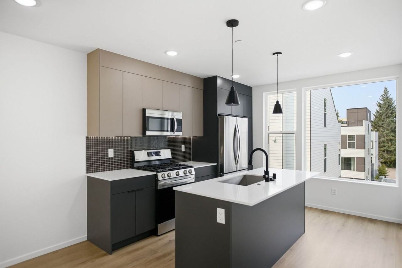 12512 35th Ave Ne - Photo 6 of 28