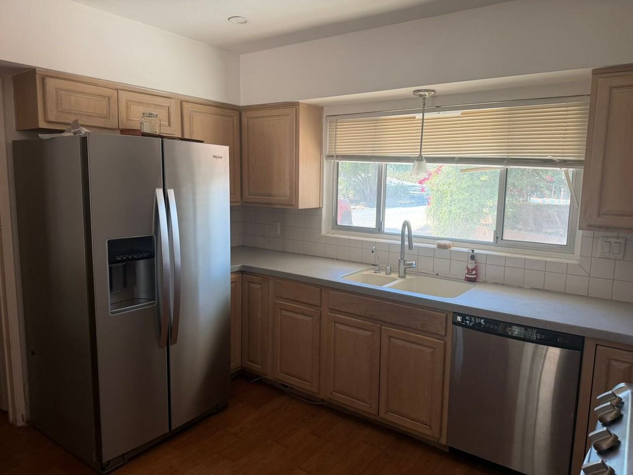 764 S University Dr - Photo 3 of 9