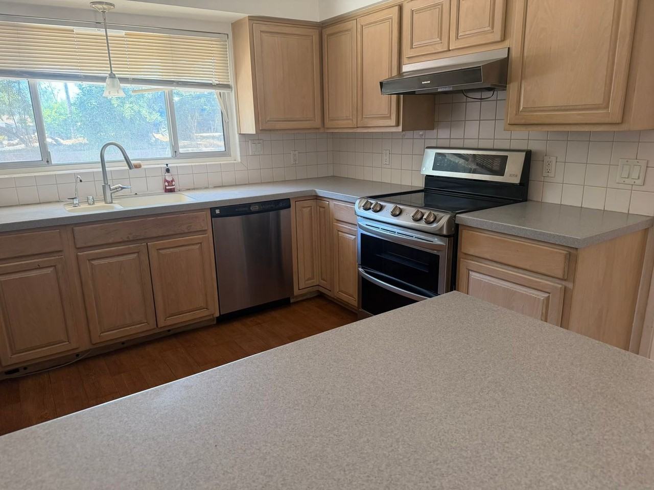 764 S University Dr - Photo 5 of 9