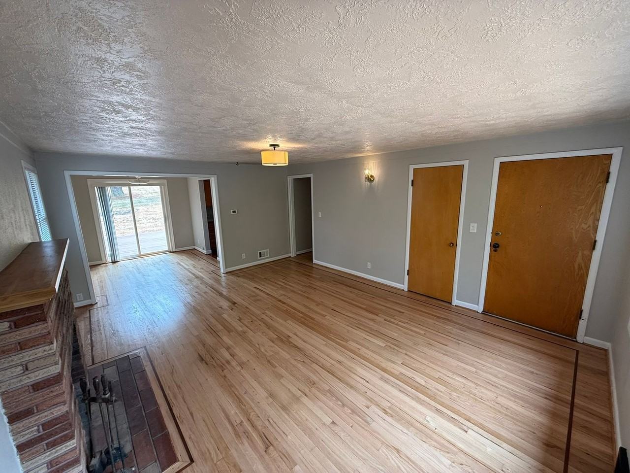 2530 Summer St Se - Photo 4 of 28
