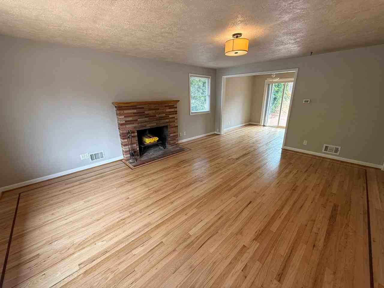 2530 Summer St Se - Photo 5 of 28
