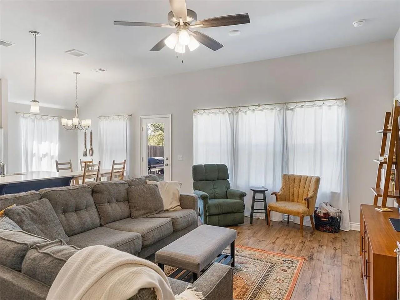 11309 Nw 133rd St - Photo 6 of 27