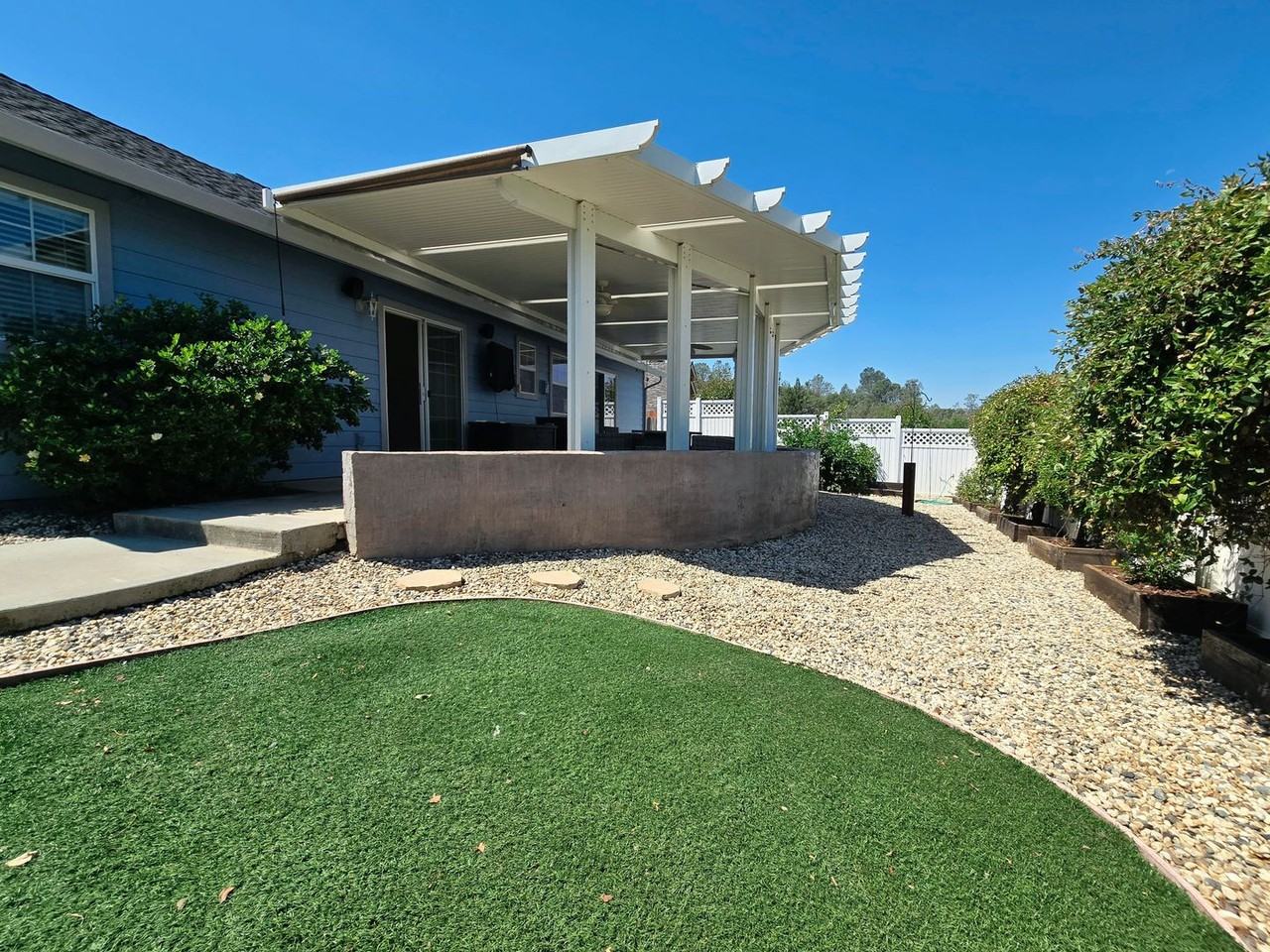 8080 Quartz Ln - Photo 3 of 18