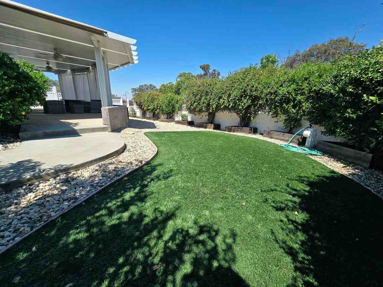 8080 Quartz Ln - Photo 4 of 18