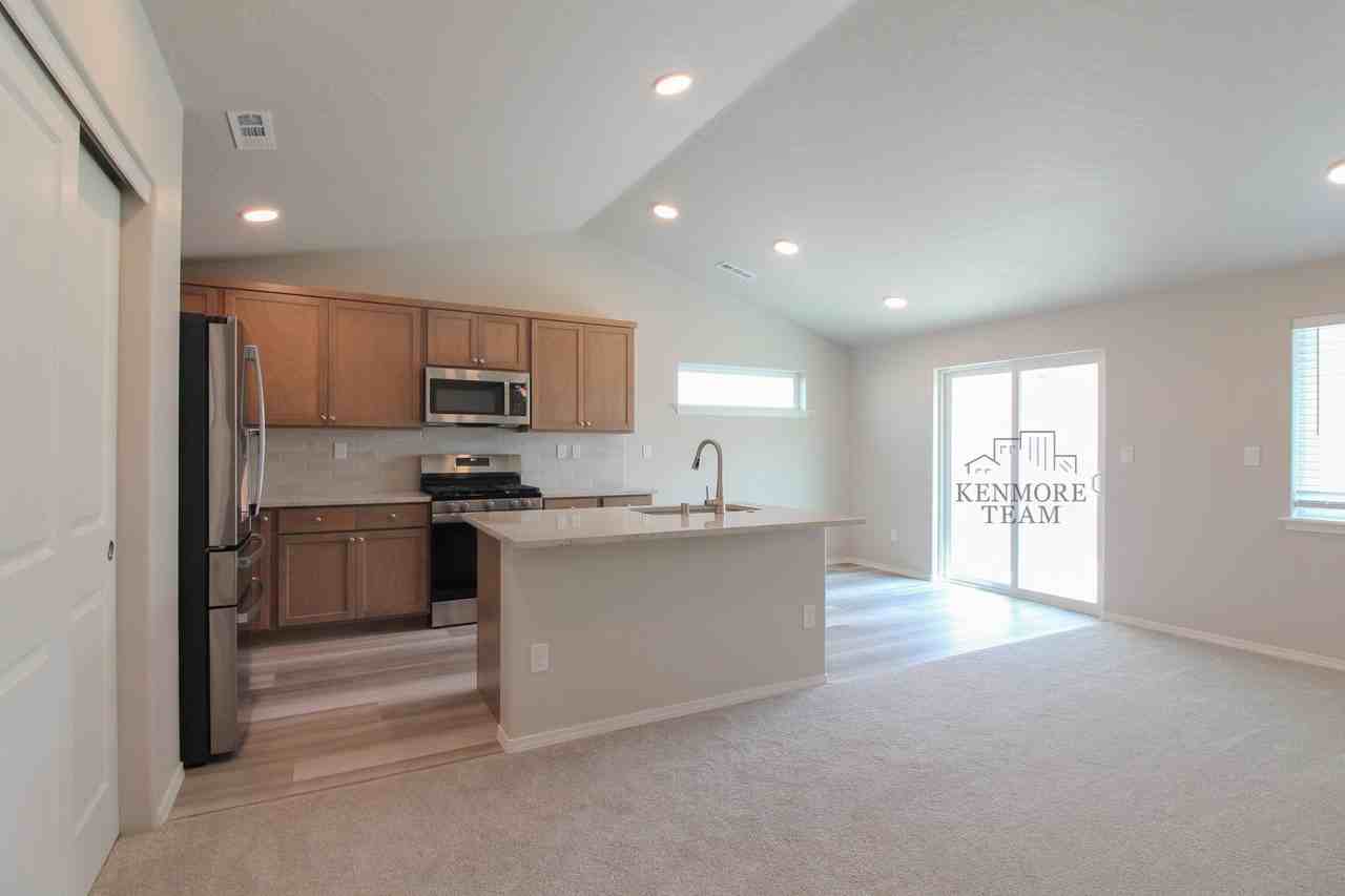 2631 S Young Ct - Photo 3 of 26