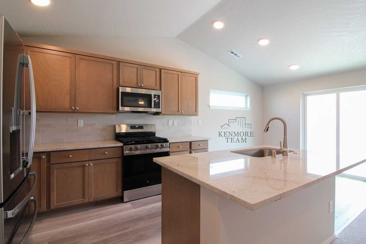 2631 S Young Ct - Photo 4 of 26