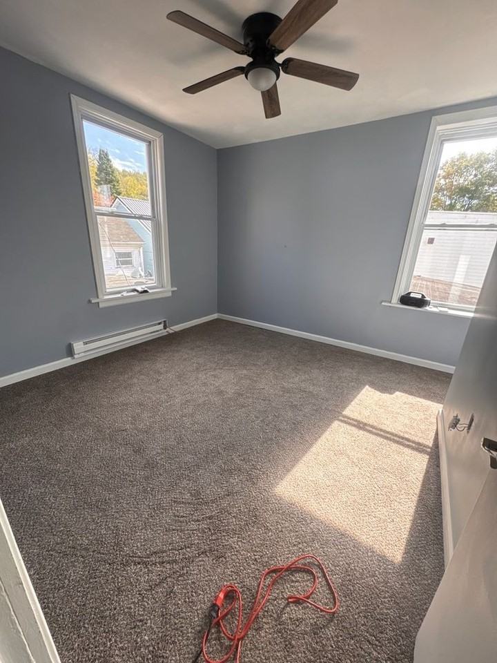 320 Main St - Photo 5 of 11