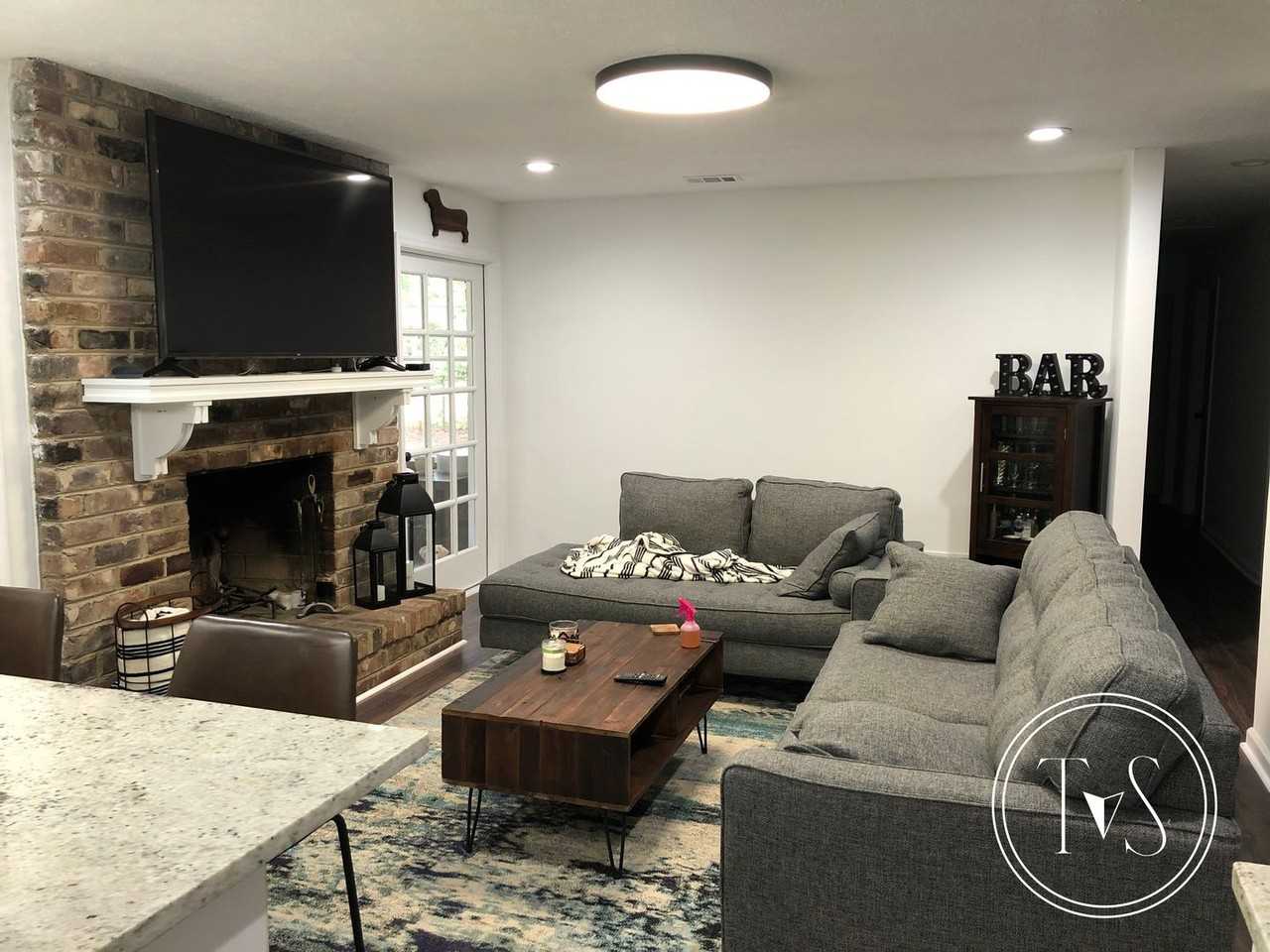 728 Windsor Rd - Photo 3 of 14