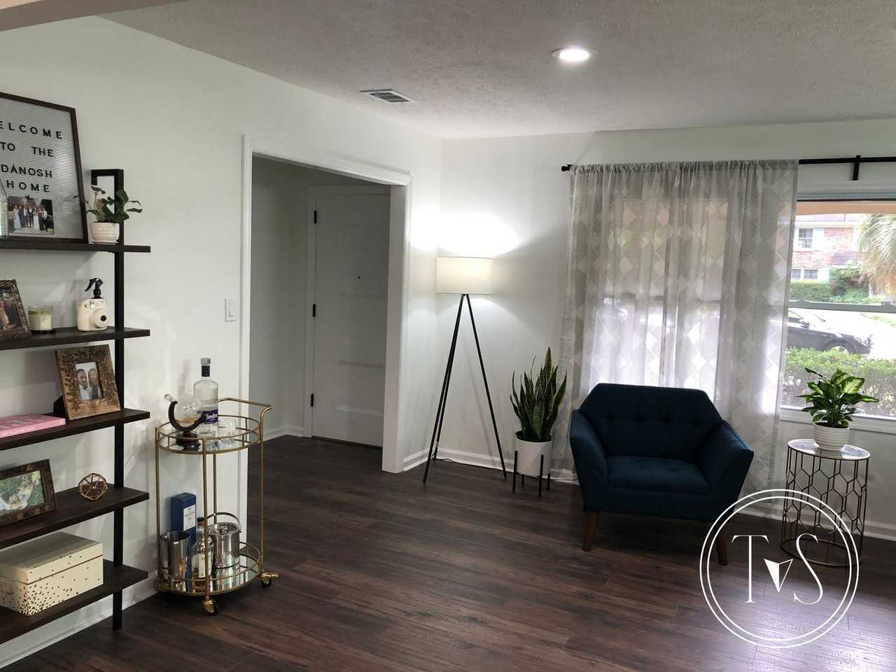 728 Windsor Rd - Photo 4 of 14