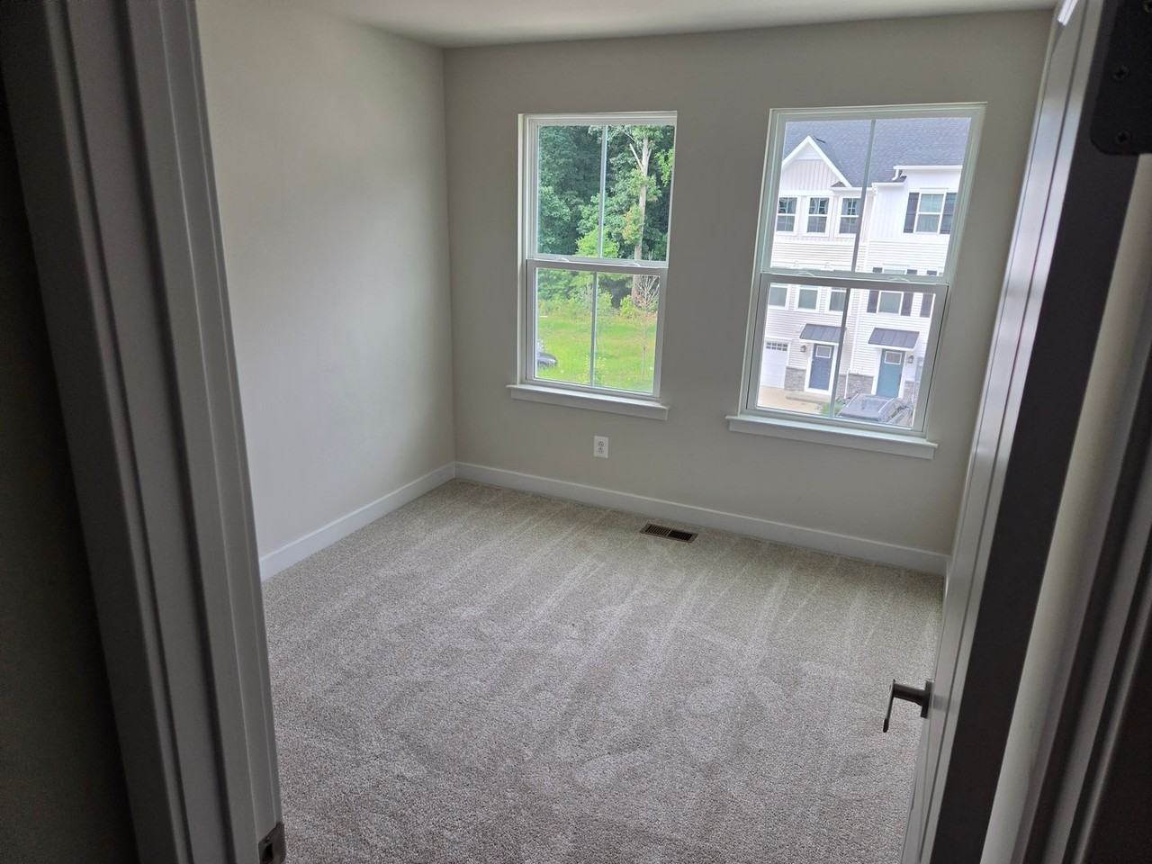 1863 Bergerac Ct - Photo 3 of 12