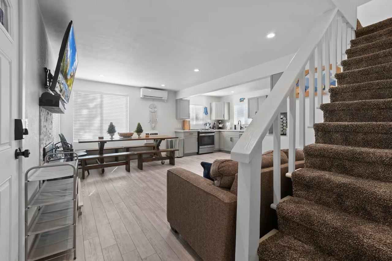 23012 Strauch Dr - Photo 4 of 19
