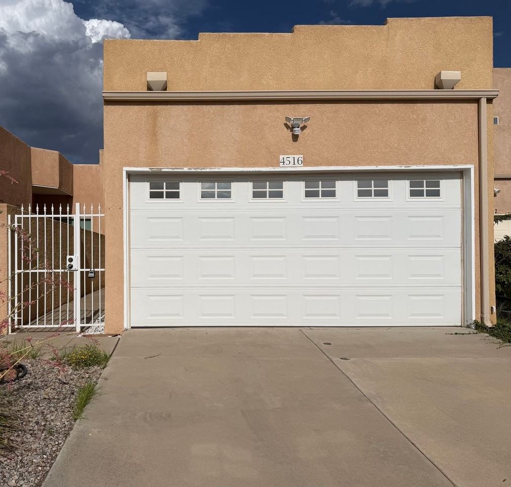 4516 Holiday Breeze Pl Ne