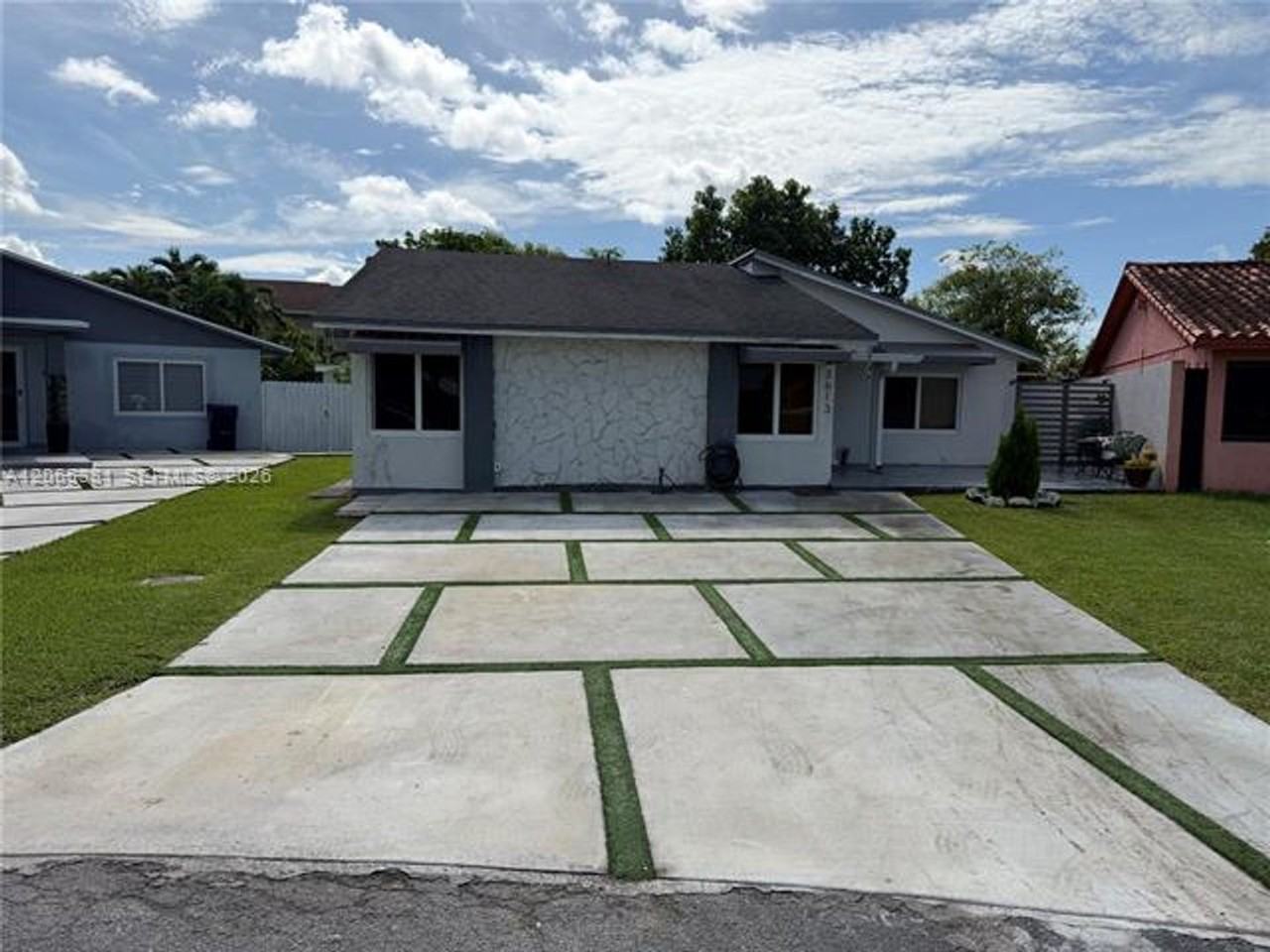 3613 Sw 112th Pl #3613 - Photo 3 of 50