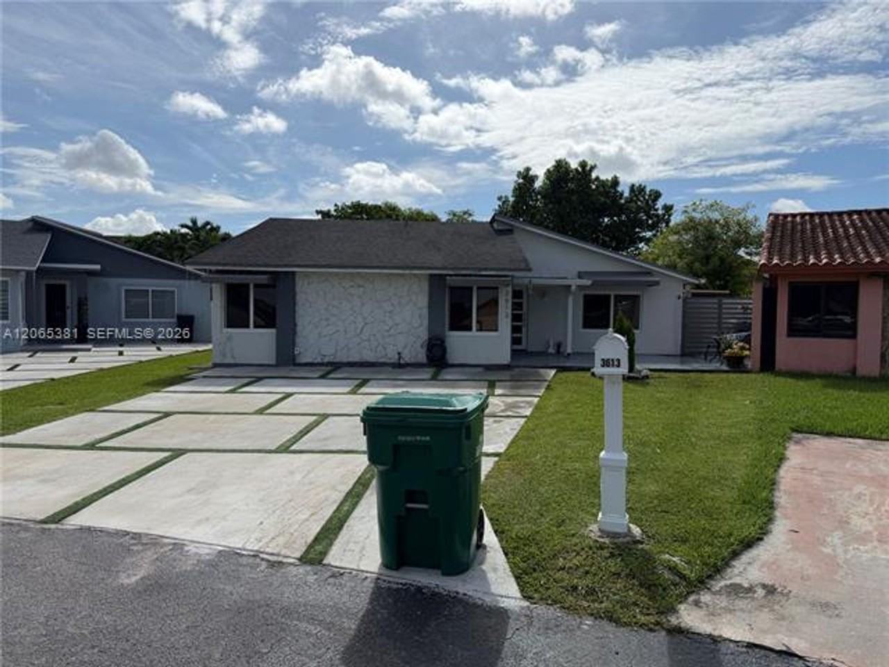 3613 Sw 112th Pl #3613 - Photo 4 of 50