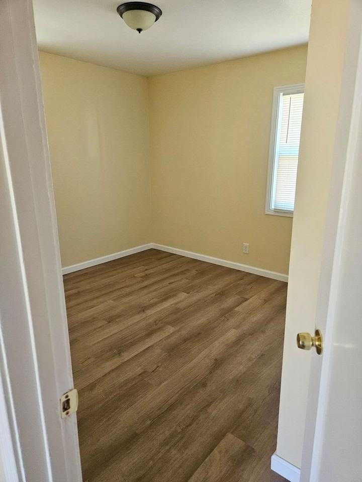 5319 Gordon Dr - Photo 4 of 12